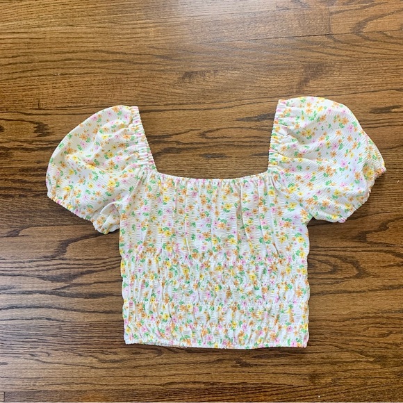 NWT peasant style crop top with puffy sleeves - Picture 7 of 8